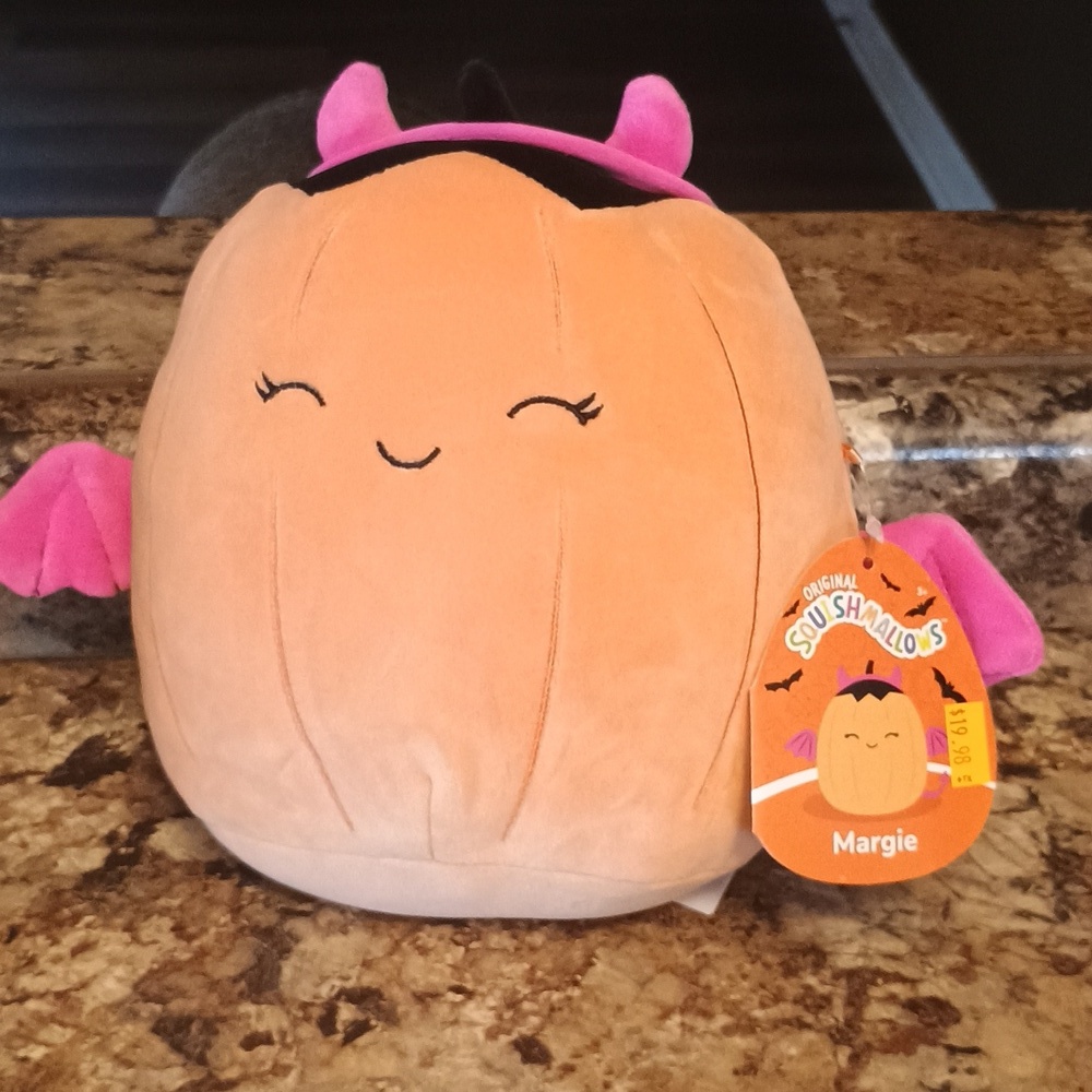 Squishmallows Pink Pumpkin Plush Bat Pumpkin Margie New